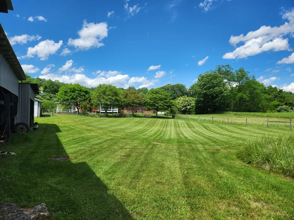 Reliable lawn mowing service experts serving Kingsport, TN - The Grass Cop