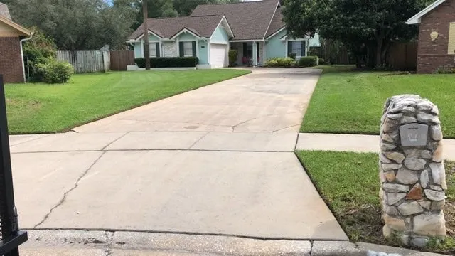 Expert garden landscaping for beautiful yards in Orlando, FL by The Grass Cutter