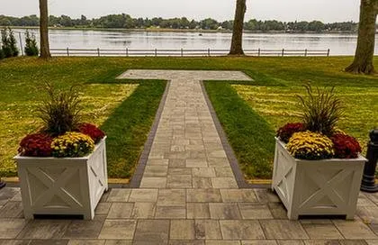 Custom lawn care service experts serving Bensalem, PA - The Grass Groomers