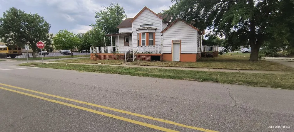 Top-rated yard maintenance in Michigan City, IN - The Grass Krew