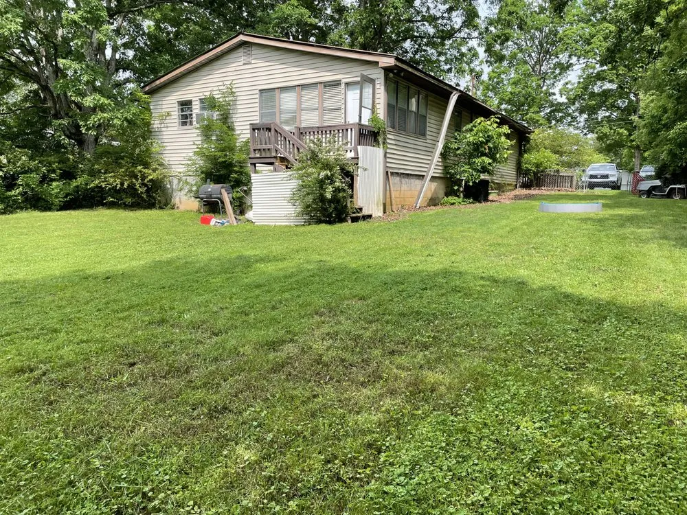 Top-rated lawn care service in Maryville, TN - The Grasscatcher