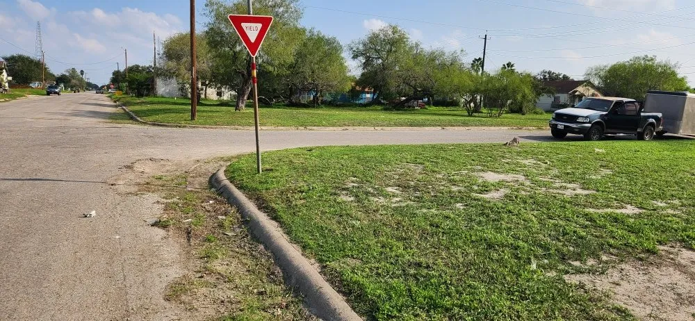 Custom landscaping services for residential properties in Kingsville, TX by THE GRASSDOCTOR 361