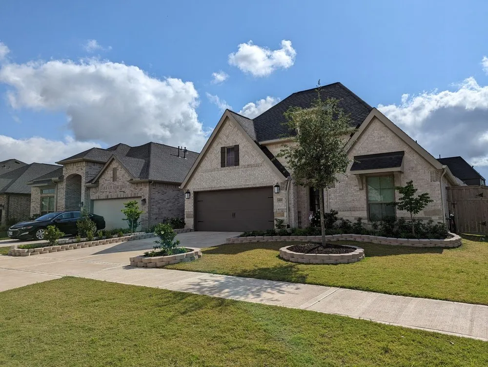 Trusted garden landscaping in Katy, TX - The Grasshopper Pros