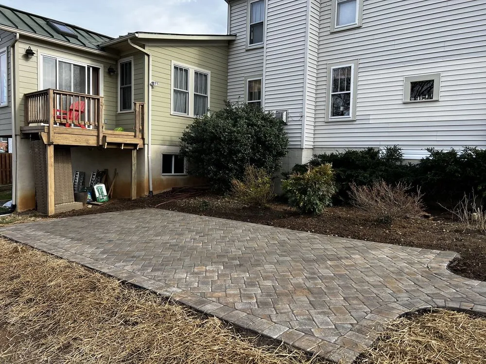 Professional residential landscaping experts serving Charlottesville, VA - The Great Outdoors