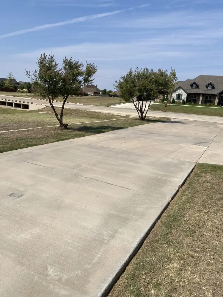 Professional yard maintenance near you in San Angelo, TX by The Great View Landscaping