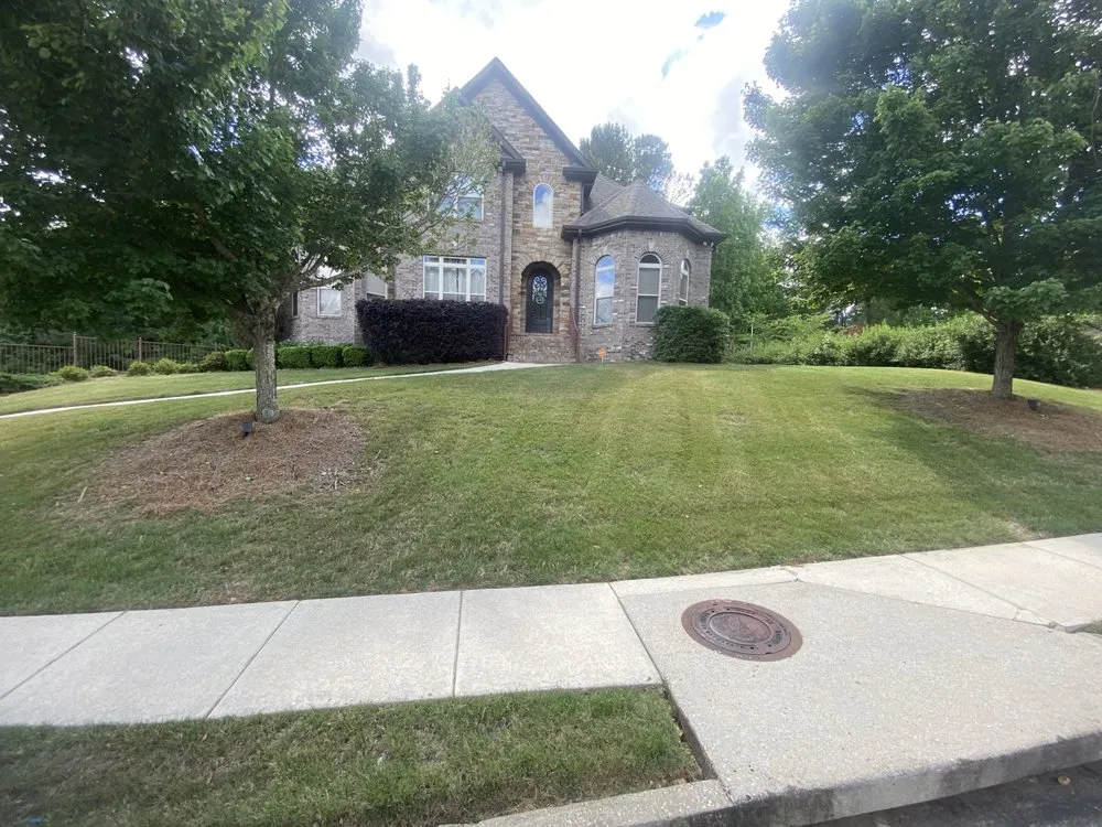 Affordable garden landscaping in Birmingham, AL by The Green Earth Lawn Care