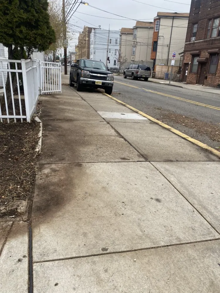 Professional lawn mowing service for homes across Jersey City, NJ - The Green Landscaping Service