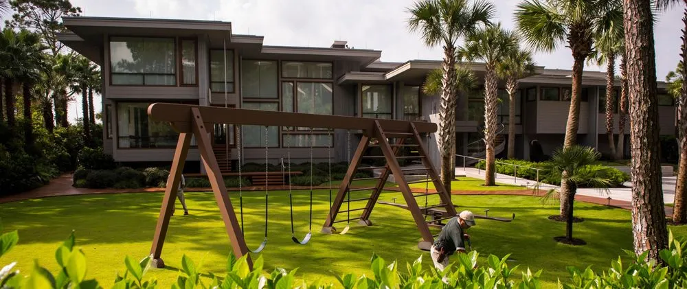 Top-rated yard cleanup service in Hilton Head Island, SC by The Greenery