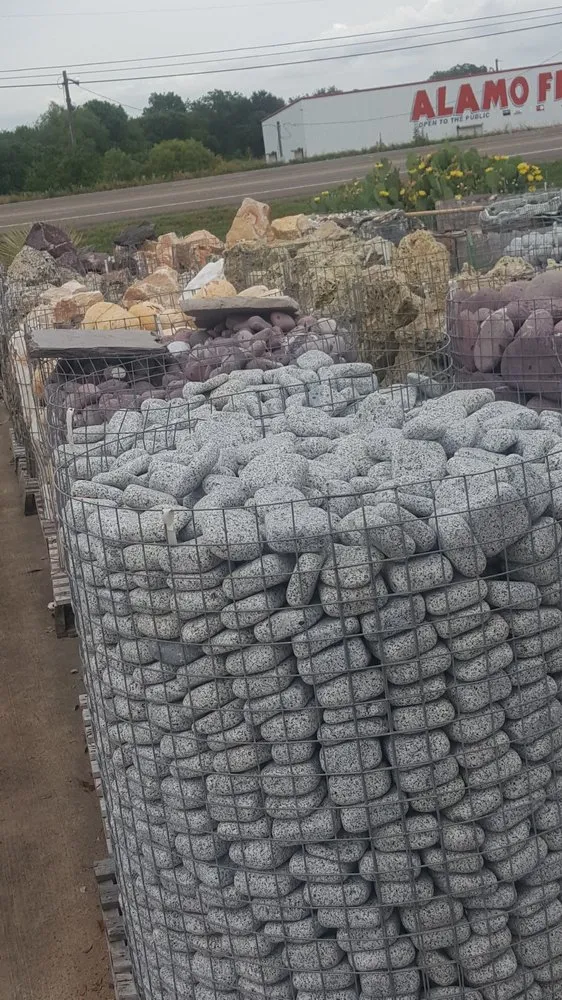 Top-rated garden landscaping in Waxahachie, TX by The Greenery