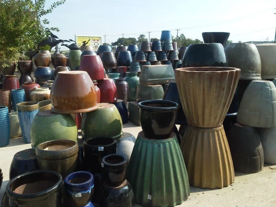 Custom outdoor landscaping in Waxahachie, TX by The Greenery