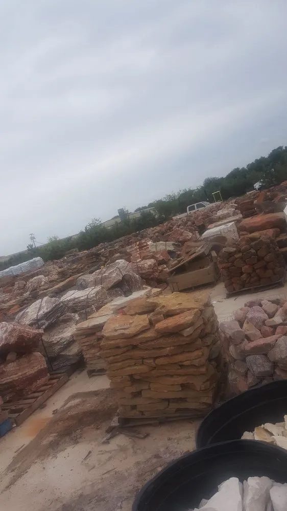 Expert garden landscaping in Waxahachie, TX by The Greenery