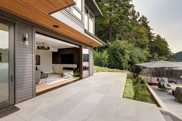 The Greenleaf Gardens Logo