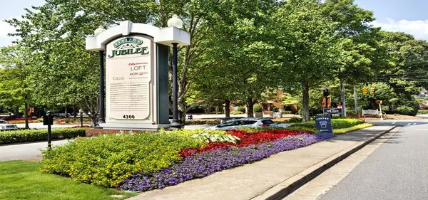 The GreenSeason Group Logo