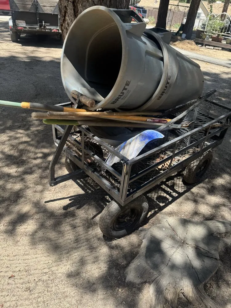 Professional yard cleanup service in South Lake Tahoe, CA - The Greenwaste Guy