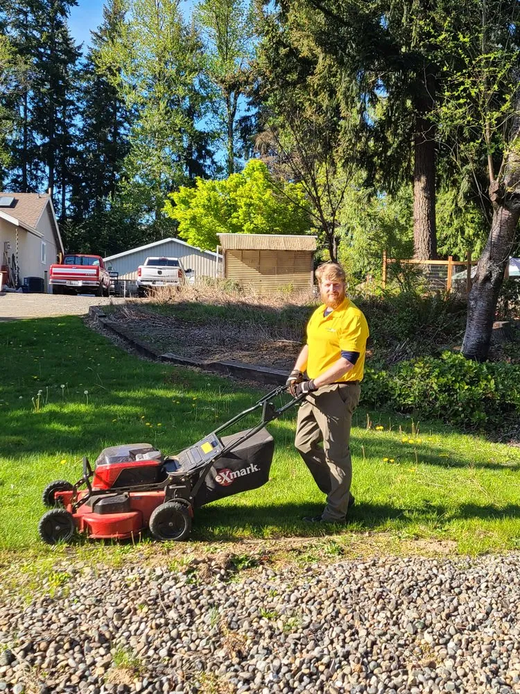 Custom yard cleanup service experts serving Bonneylake, WA - The Grounds Guys of Bonney Lake