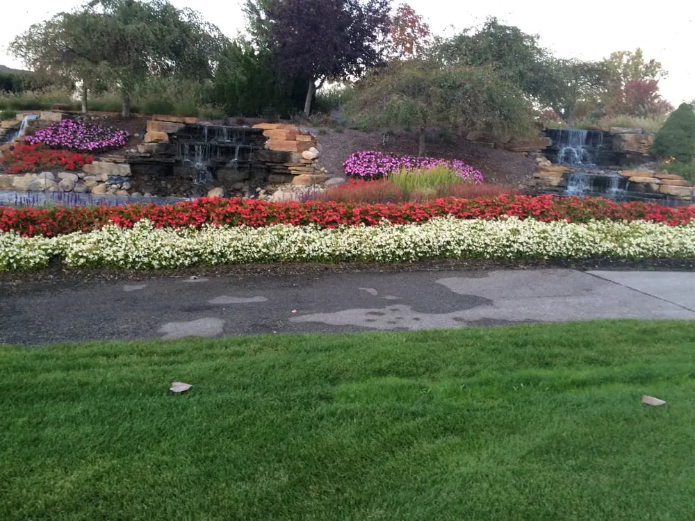 Local residential landscaping experts serving New Albany, OH - The Grounds Guys of New Albany