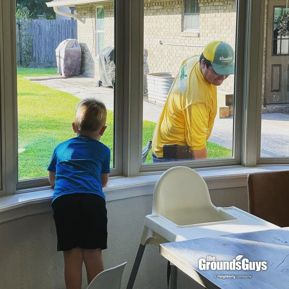 Custom lawn mowing service experts serving Orlando, FL - The Grounds Guys of Winter Park, FL