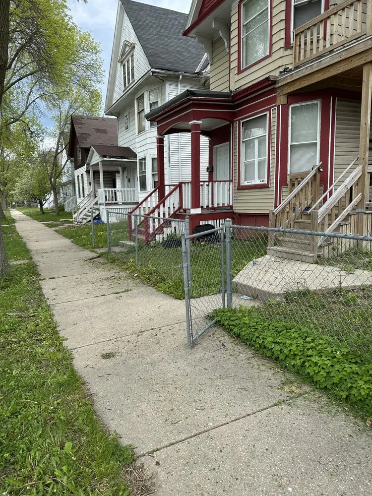 Affordable yard cleanup service experts serving Milwaukee, WI - The Guys That do it All