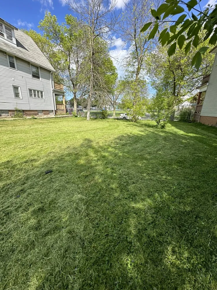 Trusted yard maintenance with custom design in Milwaukee, WI by The Guys That do it All