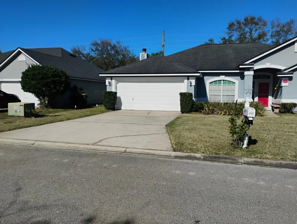 Custom landscaping services in Jacksonville, FL by The Handy Guru Lawn Care Service