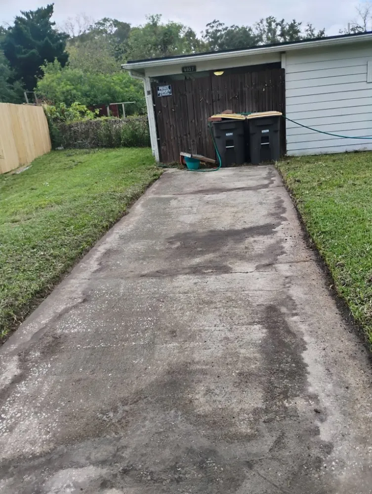 Custom landscaping services in Jacksonville, FL by The Handy Guru Lawn Care Service