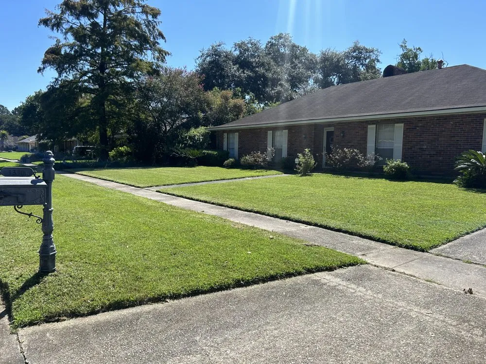 Top-rated residential landscaping in Baton Rouge, LA by The Handy Helper