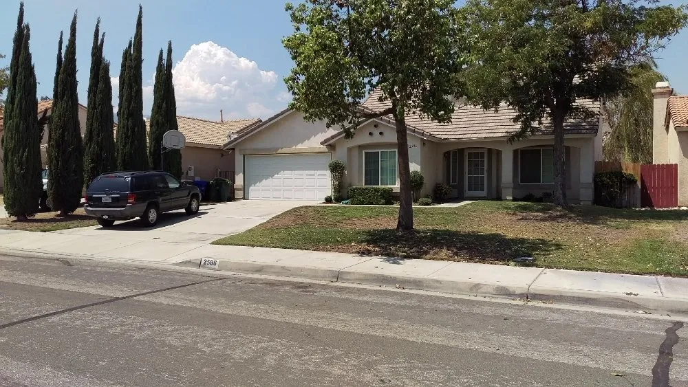 Local lawn mowing service in Redlands, CA by The Harris Lawn