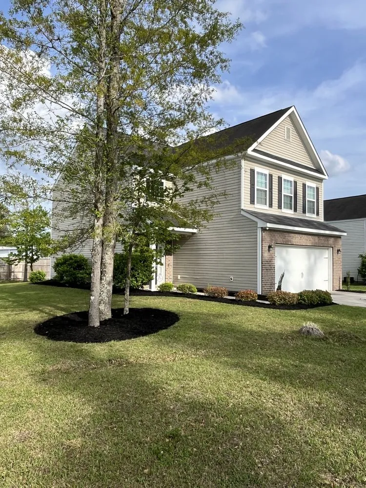 Custom yard cleanup service in Summerville, SC by The Haviland Company