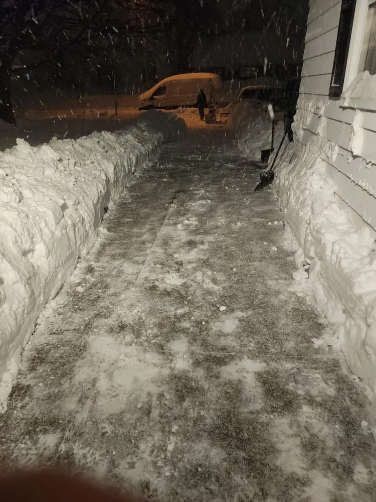 Expert lawn mowing service in Erie, PA - The Helpful Hand Cleaning and Moving services