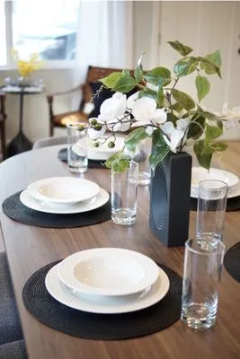 The Helping Hand Logo