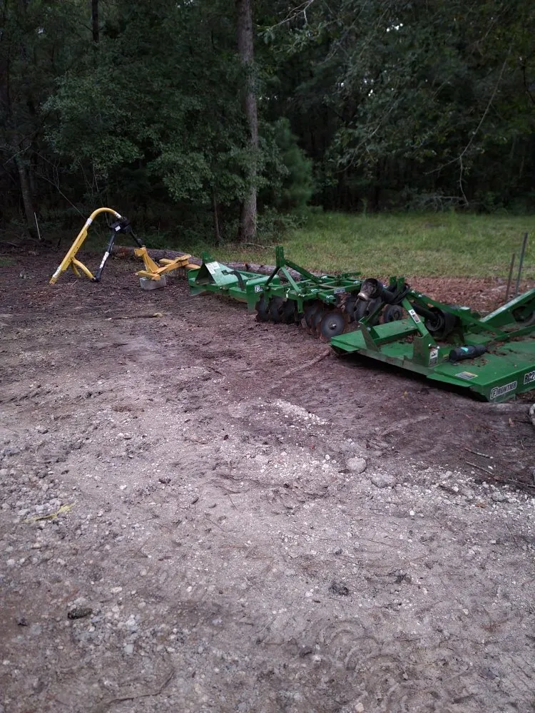Custom yard maintenance in Bonneau, SC by The Homestead Cusick