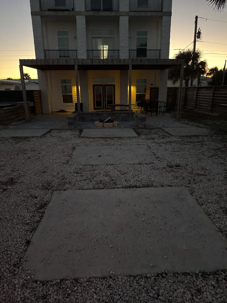 Reliable garden landscaping for homes across Palm Coast, FL - The Honey Dewer