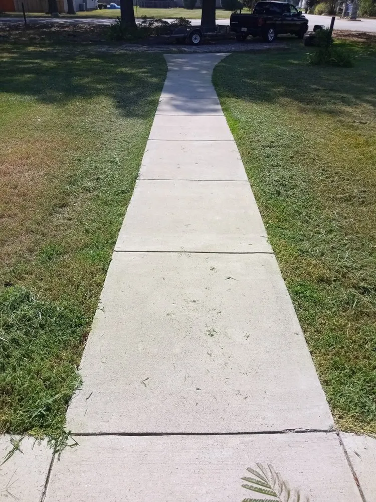 Custom yard maintenance in Hopewell, VA by The Hughes People Lawn Care