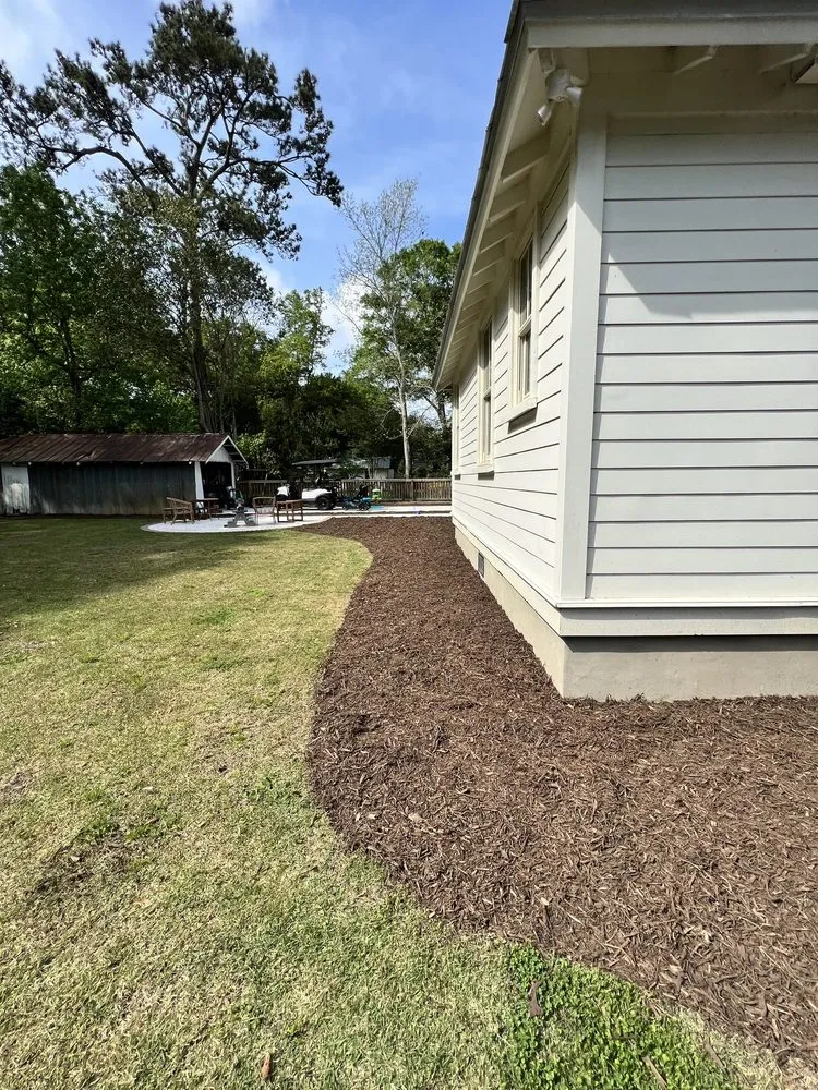 Local yard cleanup service in Charleston, SC - The Island Landscapes