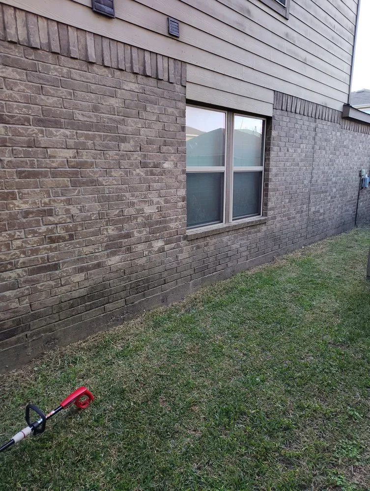 Expert yard maintenance near you in Houston, TX by The Johnsons Lawn Care