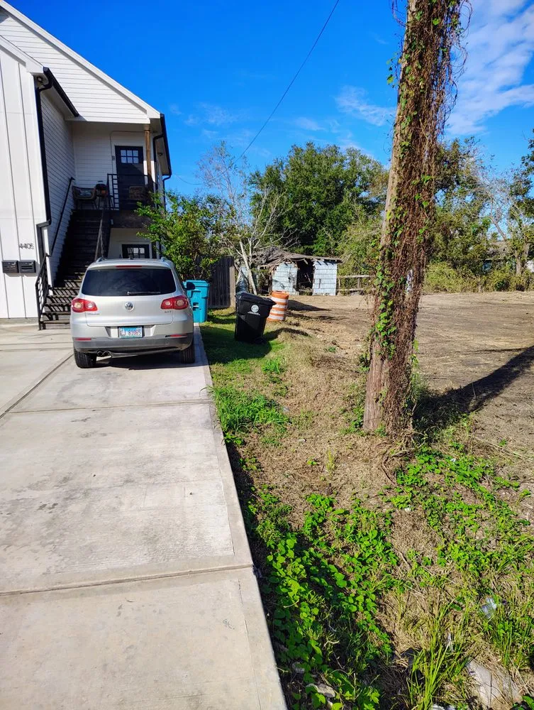 Trusted lawn mowing service in Houston, TX - The Johnsons Lawn Care