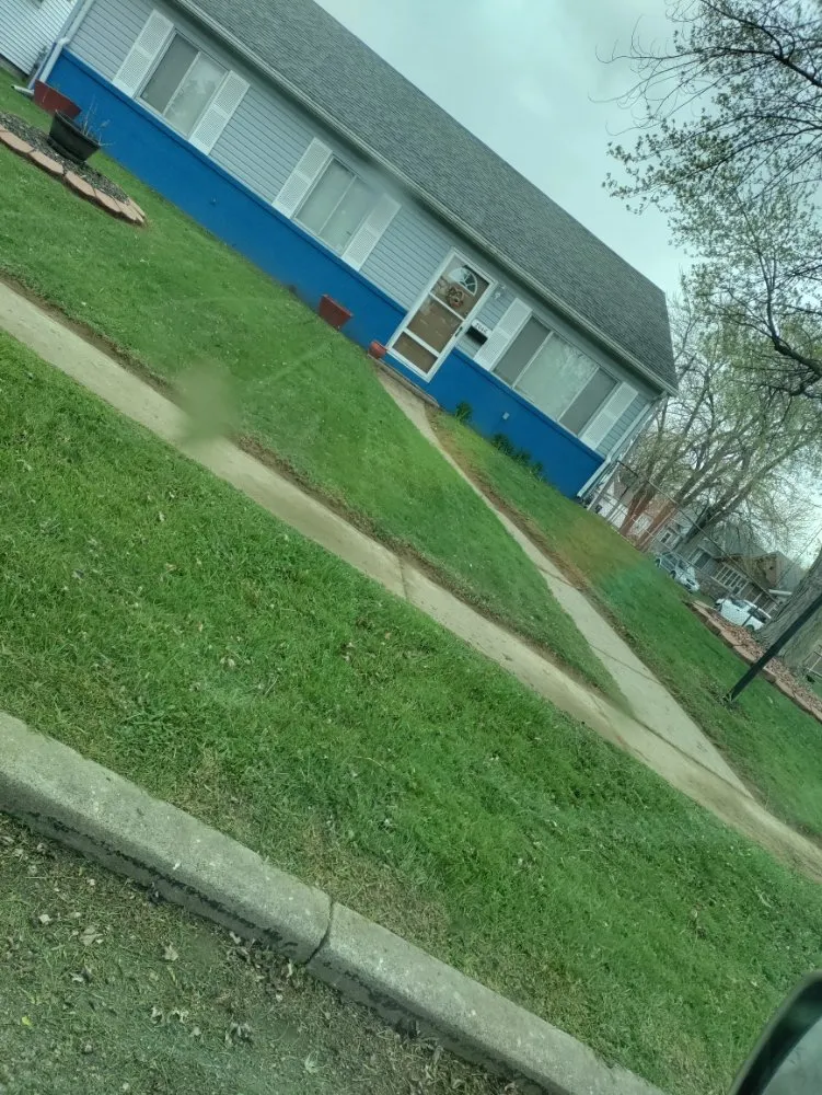 Local yard cleanup service in Toledo, OH by The J's Get It Done 419