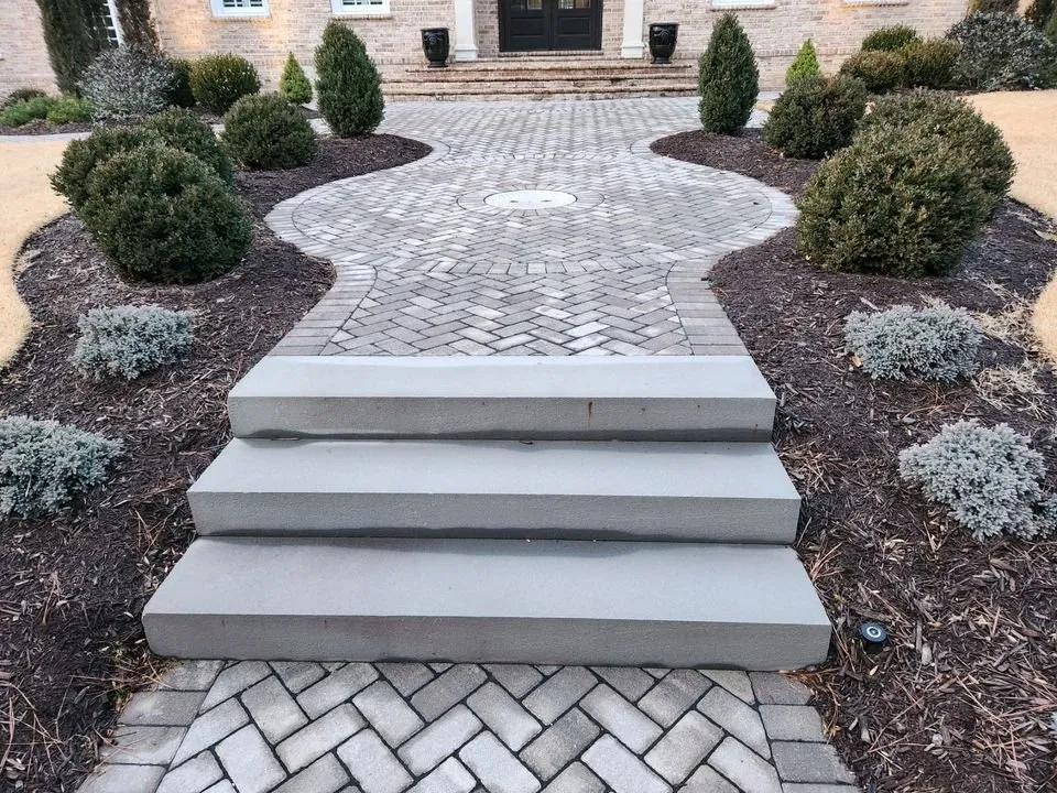 Affordable yard maintenance for beautiful yards in Toano, VA by The King's Garden