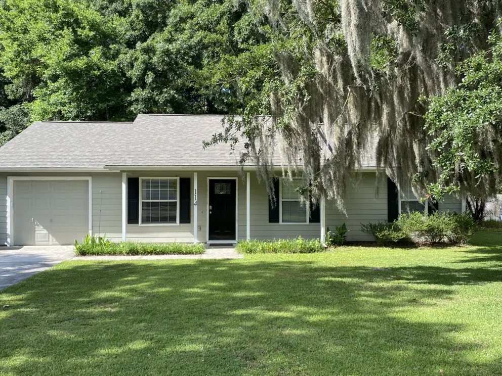 Affordable residential landscaping in Yulee, FL by The Land Man Lawnscapes and Handyman Services