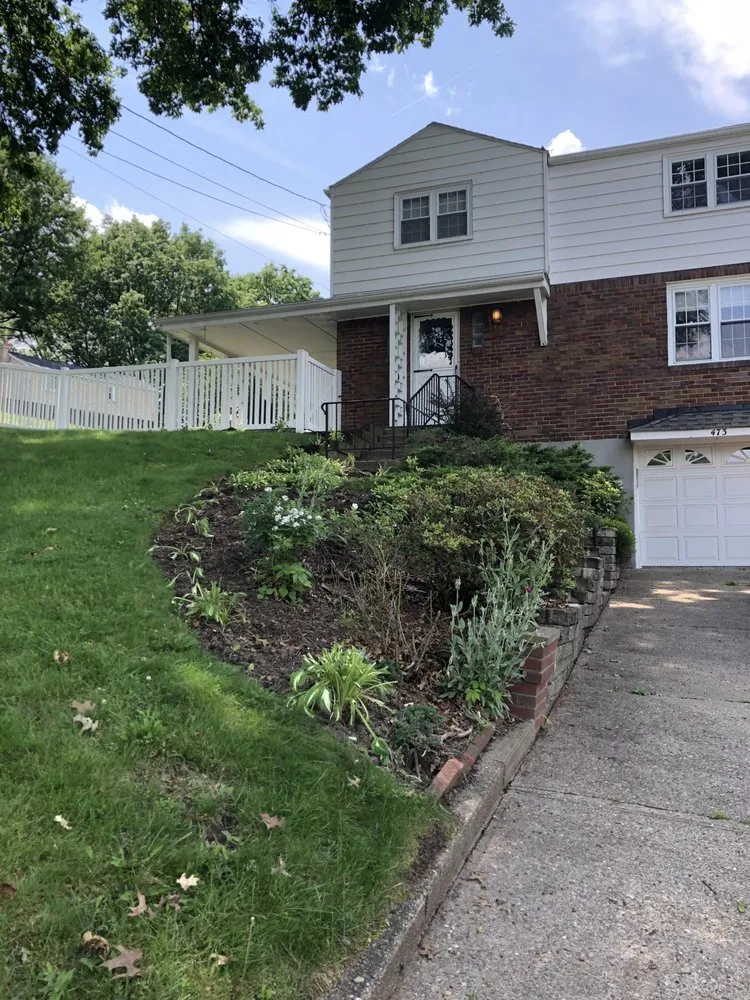 Custom lawn mowing service in Takoma Park, MD - The Land Scaping King