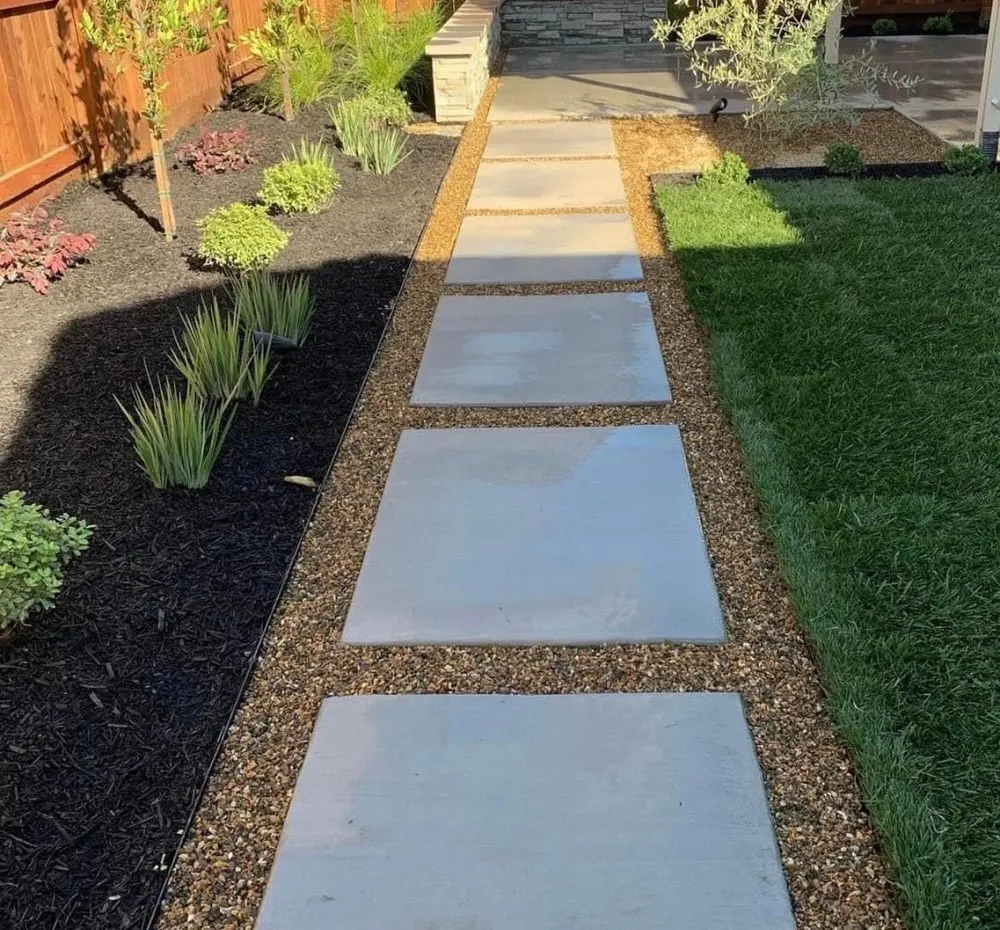 Professional yard cleanup service in Des Plaines, IL by The Landscape Dept