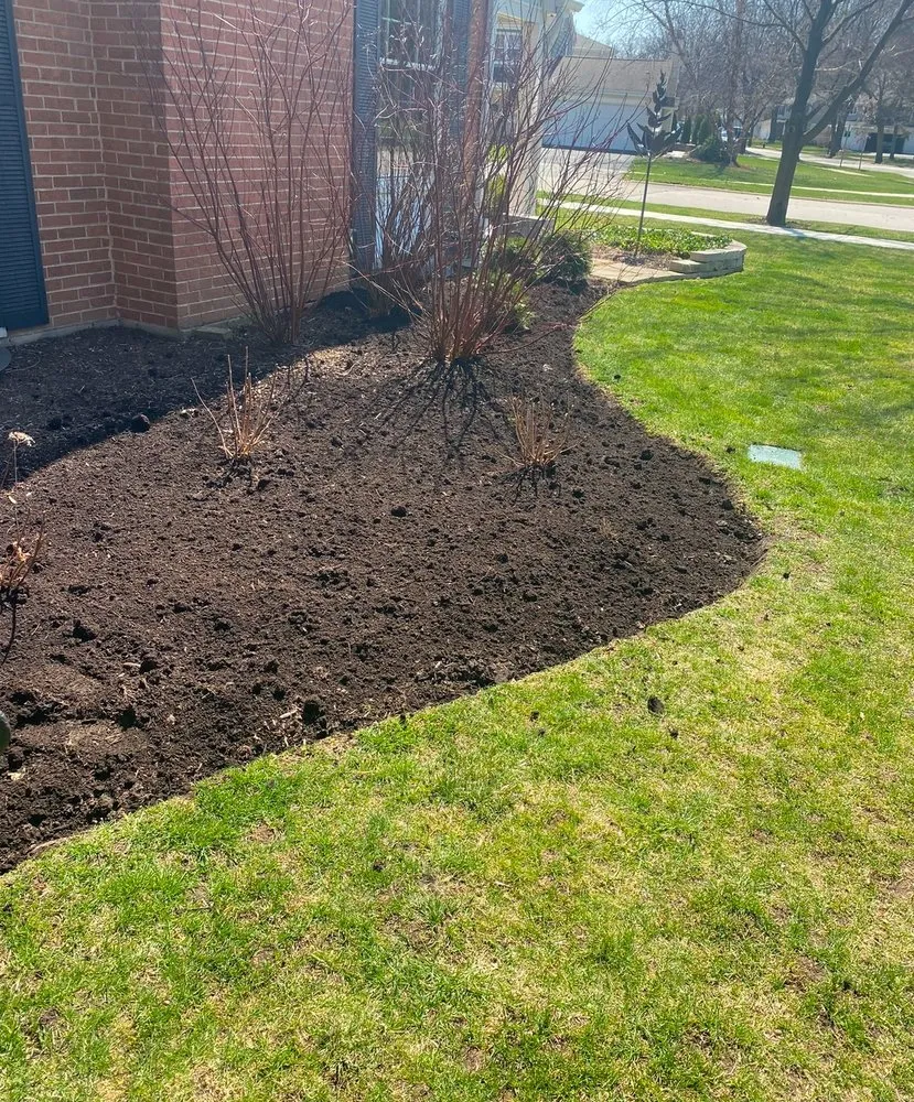 Top-rated yard maintenance for year-round maintenance across Des Plaines, IL - The Landscape Dept
