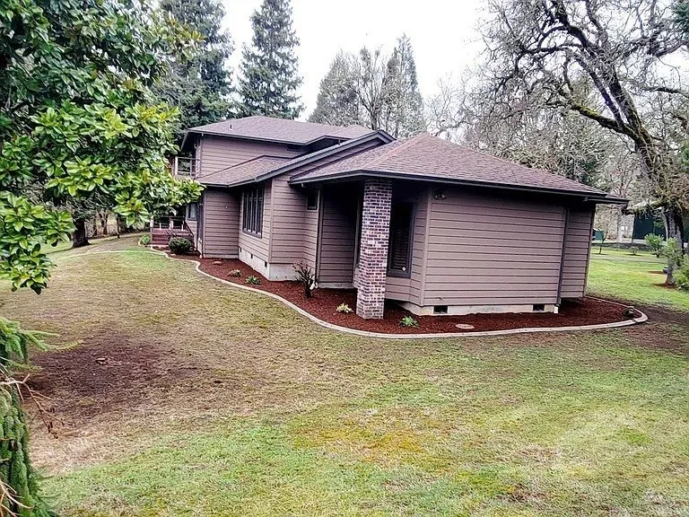 Reliable residential landscaping in Roseburg, OR by The Landscape Guys