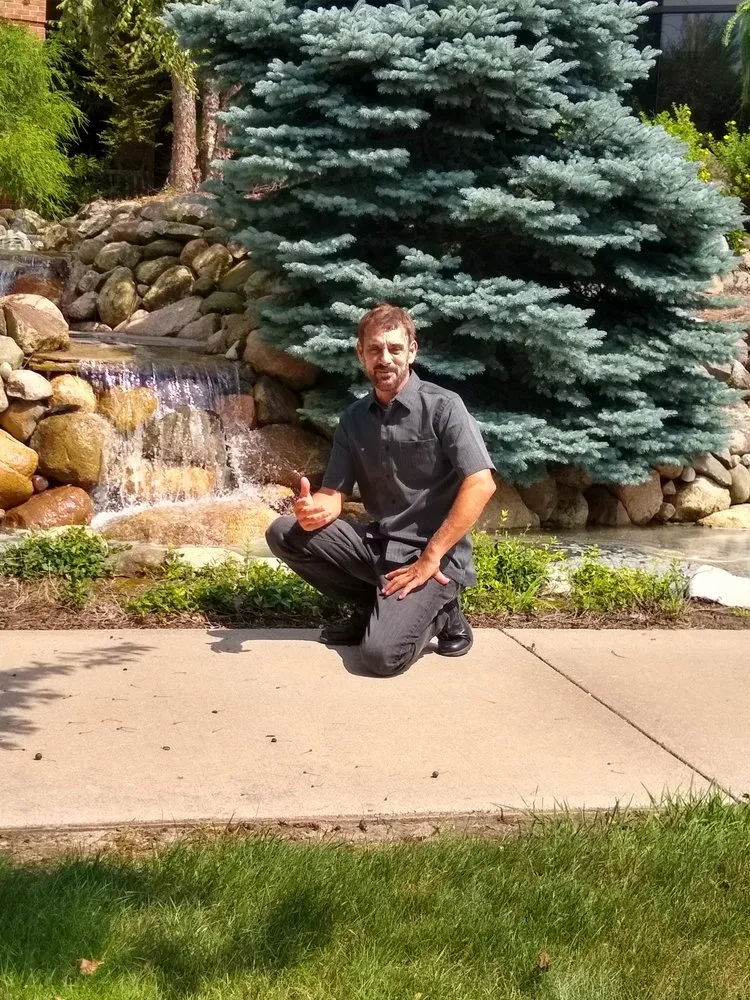 Top-rated lawn care service experts serving Universal City, TX - The Landshaper