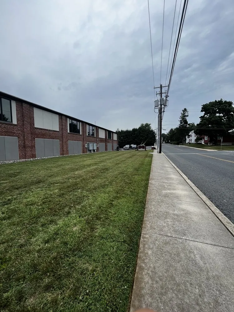 Affordable outdoor landscaping experts serving Akron, PA - The Lawn Barber