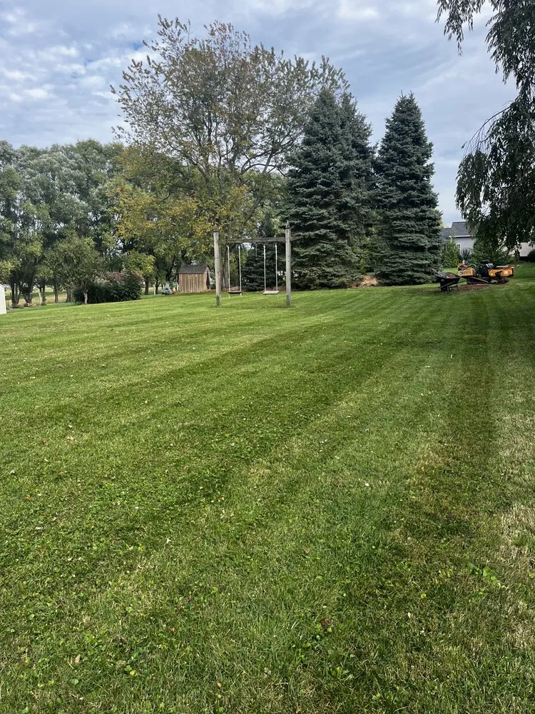 Local yard maintenance experts serving Akron, PA - The Lawn Barber