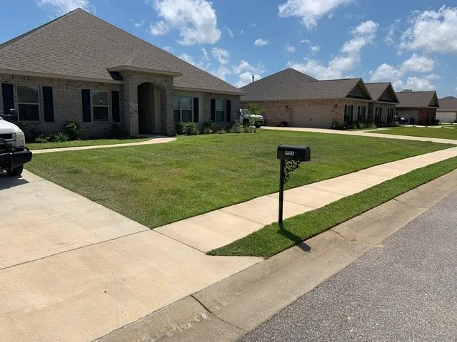 Local outdoor landscaping in Foley, AL - The Lawn Barber