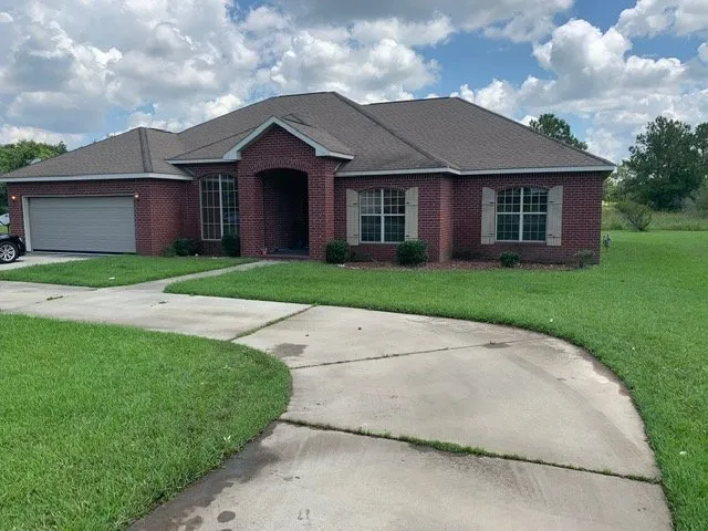 Local yard cleanup service for homes across Foley, AL - The Lawn Barber