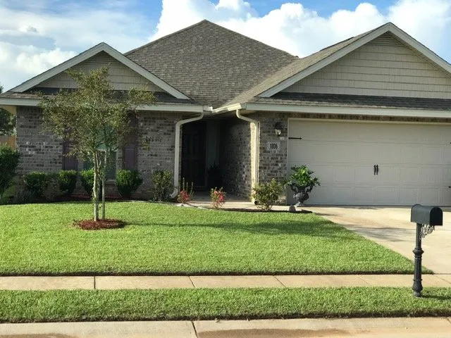 Local landscape design in Foley, AL - The Lawn Barber