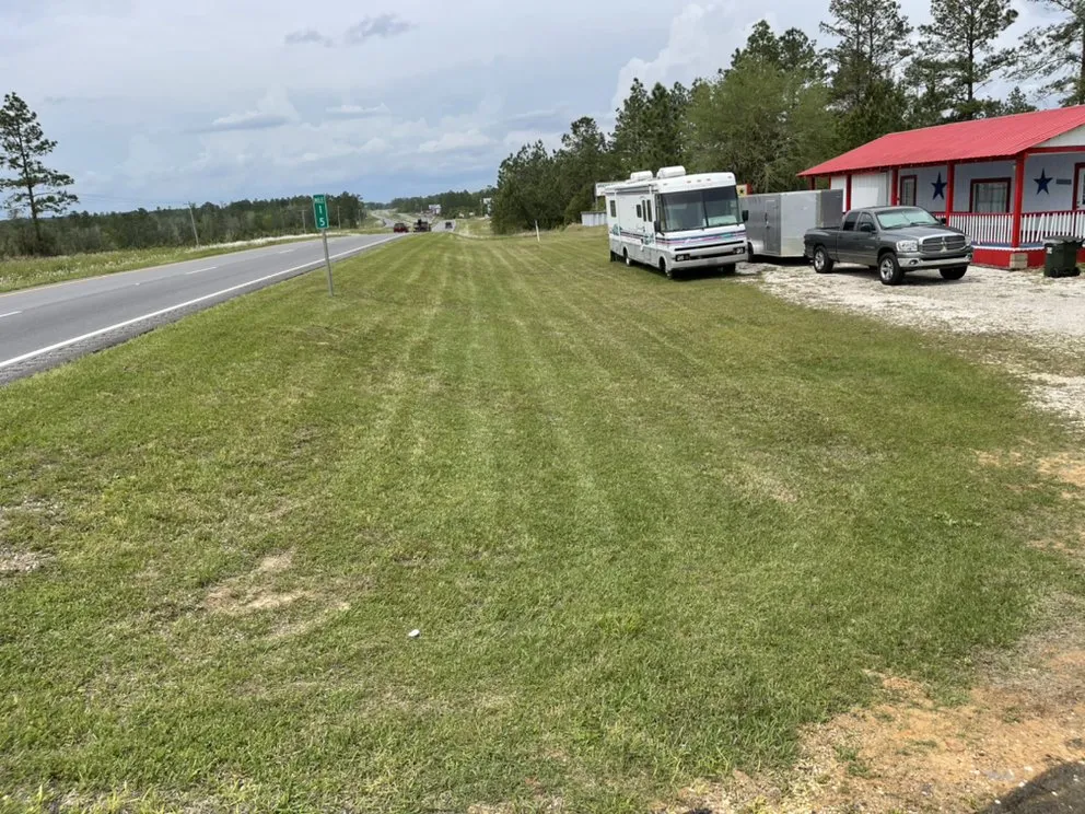 Affordable yard maintenance in Foley, AL by The Lawn Barber